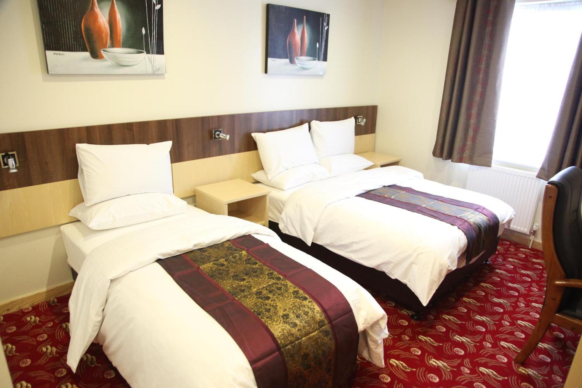 Cambridge Hotel Хаддерсфилд Экстерьер фото