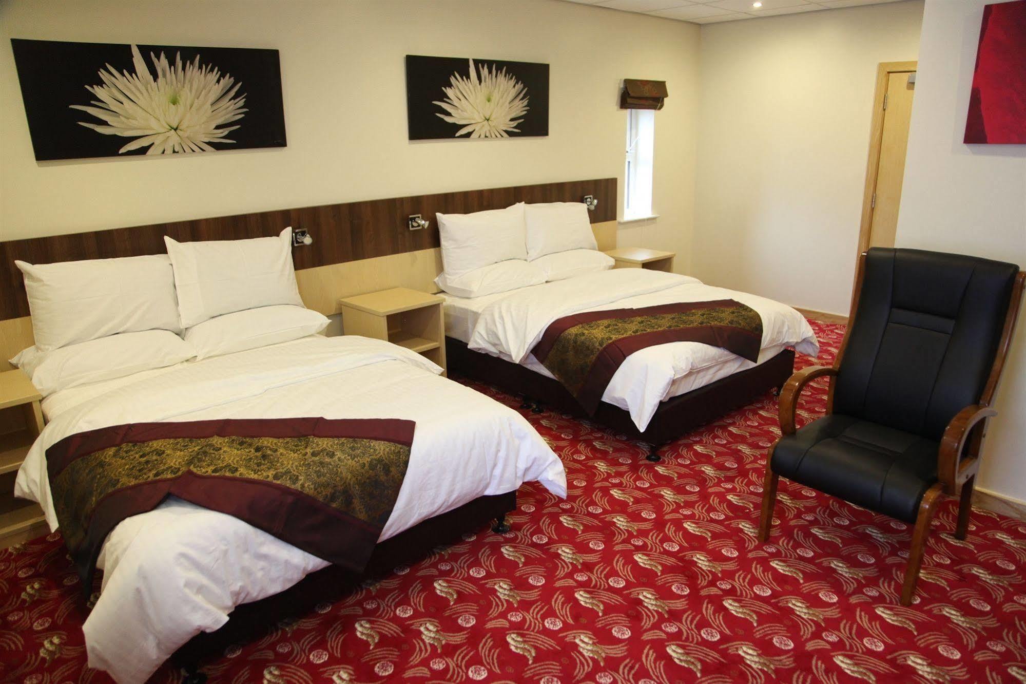 Cambridge Hotel Хаддерсфилд Экстерьер фото